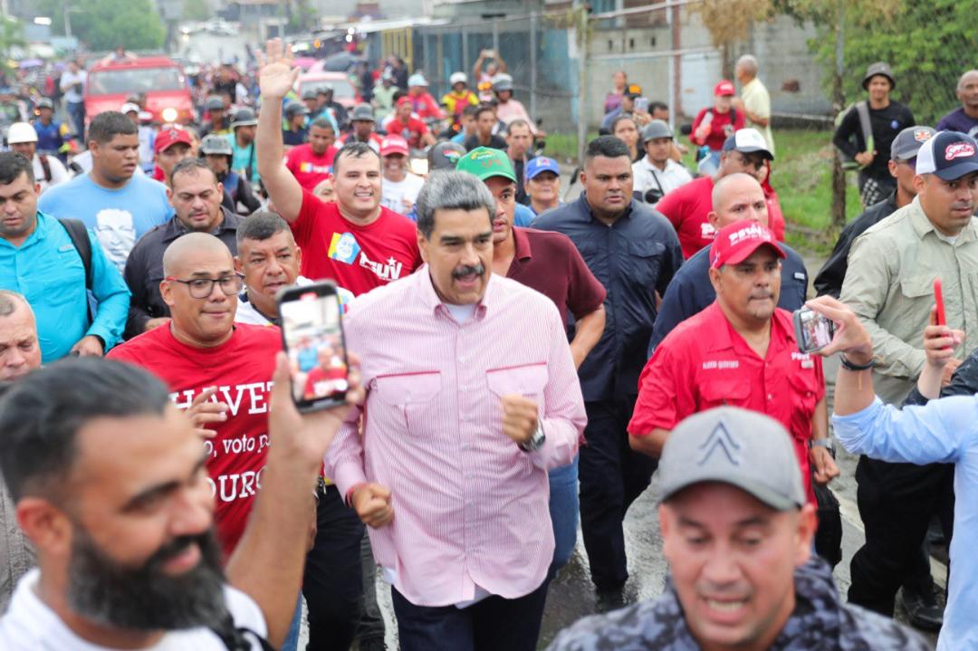 Pueblo mirandino le da la bienvenida al presidente Nicolás Maduro 